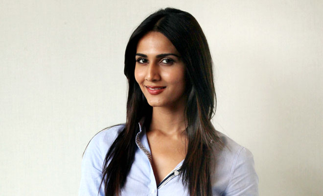  Rishi Kapoor was intimidating on the sets of Shuddh Desi Romance: Vaani Kapoor